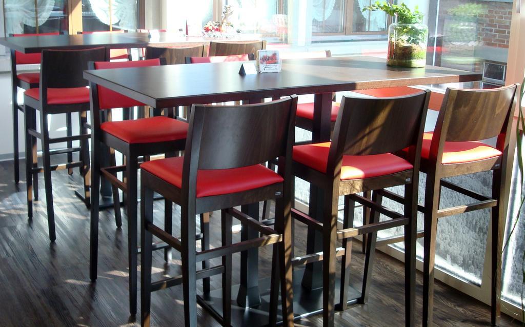 Hotel Gasthof Kreuz Welschenrohr エクステリア 写真